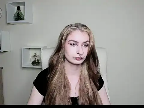 NinaBlond1 online show from 14, 10, 2025