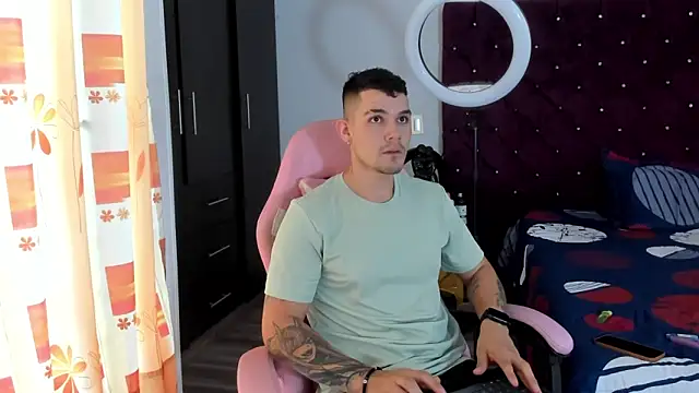 BooyHott  online show from 26, 11, 2025