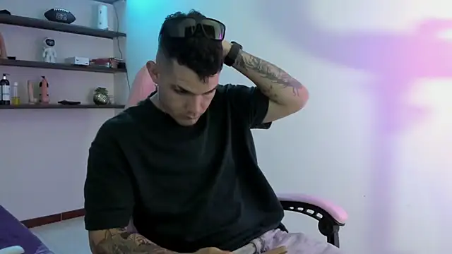 BooyHott  online show from 19, 12, 2025