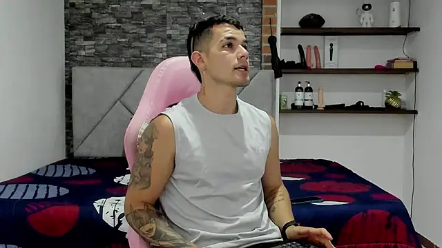 BooyHott  online show from 28, 2, 2026