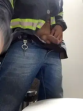 Snapshot of Claudiokkkkk chatting on 16, 12, 2025 Claudiokkkkk online show from 16, 12, 2025