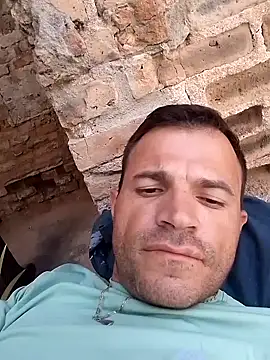 Snapshot of Claudiokkkkk chatting on 18, 12, 2025 Claudiokkkkk online show from 18, 12, 2025