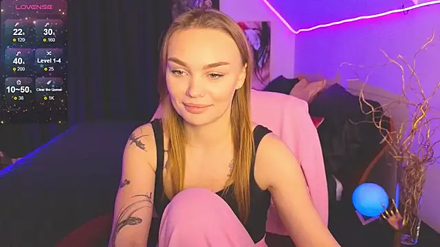 KitsyMoore online show from 4, 10, 2025