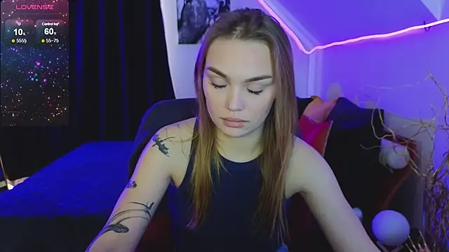 KitsyMoore online show from 10, 10, 2025