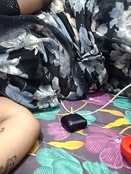 Snapshot of sweetqueen143 chatting on 1, 4, 2026 sweetqueen143 online show from 1, 4, 2026