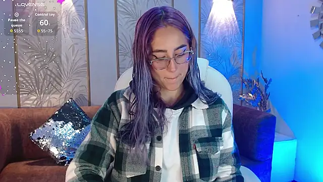 LunaaGrey  online show from 18, 11, 2025