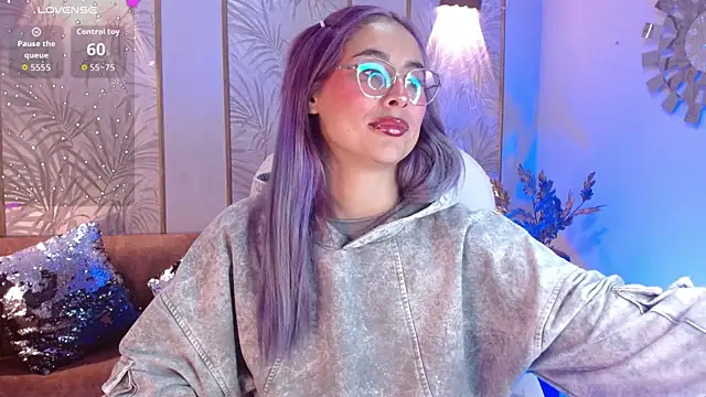 LunaaGrey  online show from 21, 11, 2025