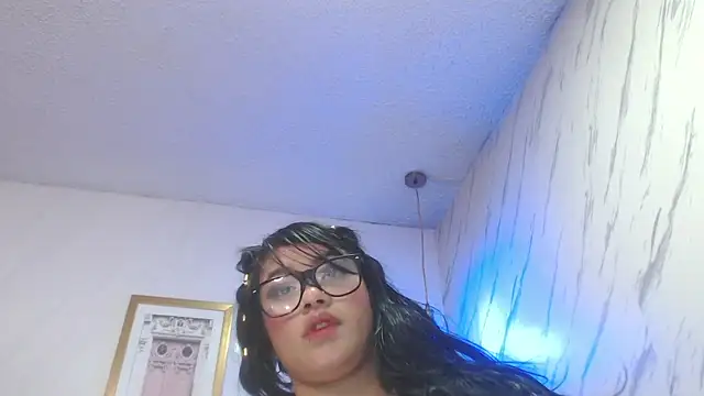 Snapshot of laia_angel_v chatting on 5, 10, 2025 laia angel v online show from 5, 10, 2025