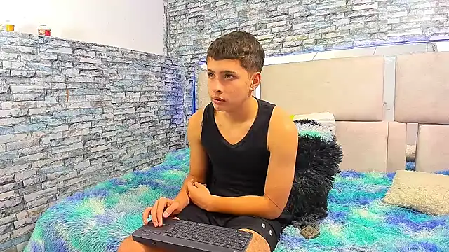 Julian wolf18 online show from 16, 10, 2025