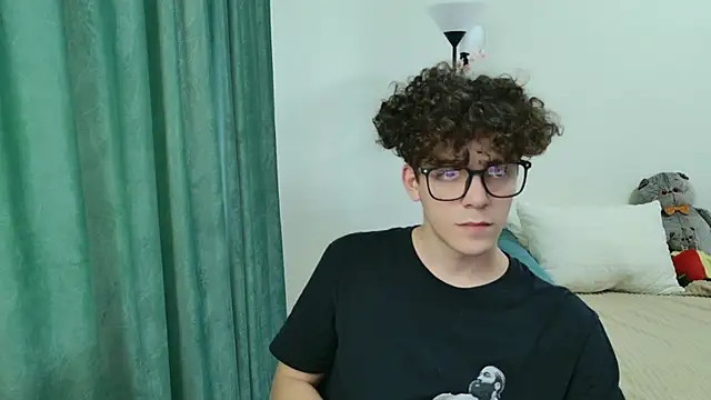 Snapshot of dreamgonetan chatting on 23, 9, 2025 dreamgonetan online show from 23, 9, 2025