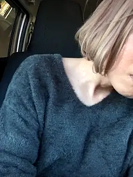 takusaki223 online show from 11, 4, 2026