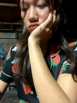 Snapshot of Myly_xx chatting on 28, 9, 2025 Myly xx online show from 28, 9, 2025