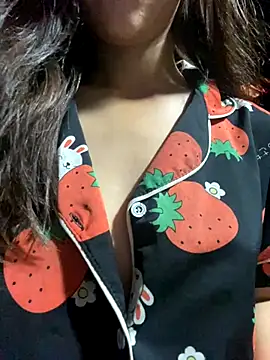 Snapshot of Myly_xx chatting on 8, 10, 2025 Myly xx online show from 8, 10, 2025
