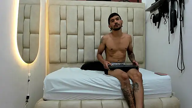 SeleneAndDorian online show from 9, 10, 2025