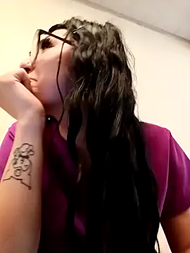 Snapshot of CAROLINA_17- chatting on 15, 10, 2025 CAROLINA 17- online show from 15, 10, 2025