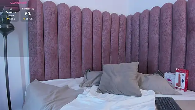 VanessaParis   online show from 7, 10, 2025