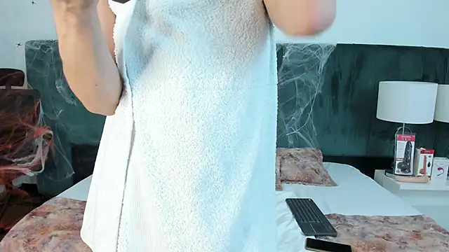 VanessaParis   online show from 16, 10, 2025