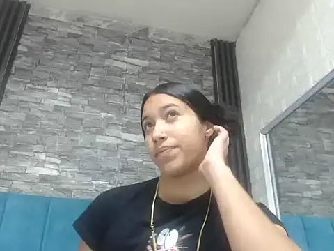 Lil Rose2006 online show from 11, 10, 2025