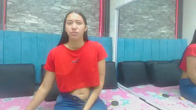 Lil Rose2006 online show from 8, 11, 2025