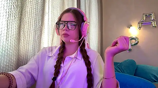 NadaBajko online show from 1, 10, 2025