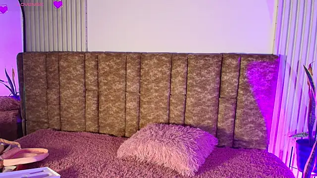 Snapshot of Missdionne_curly chatting on 13, 3, 2026 Missdionne curly online show from 13, 3, 2026