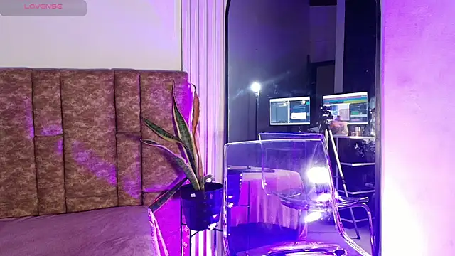 Snapshot of Missdionne_curly chatting on 20, 3, 2026 Missdionne curly online show from 20, 3, 2026