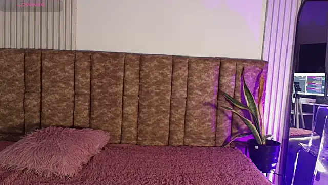 Snapshot of Missdionne_curly chatting on 21, 3, 2026 Missdionne curly online show from 21, 3, 2026