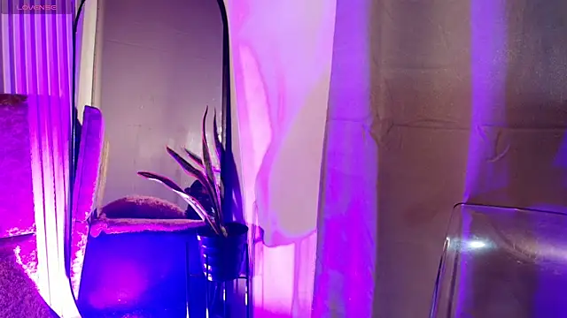 Snapshot of Missdionne_curly chatting on 27, 3, 2026 Missdionne curly online show from 27, 3, 2026