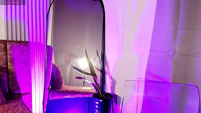 Snapshot of Missdionne_curly chatting on 28, 3, 2026 Missdionne curly online show from 28, 3, 2026