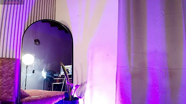 Snapshot of Missdionne_curly chatting on 29, 3, 2026 Missdionne curly online show from 29, 3, 2026