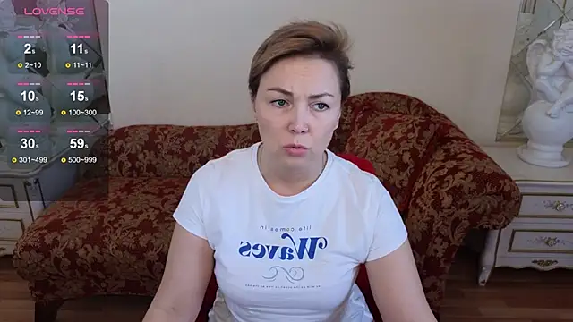 Snapshot of Voila_Rayy chatting on 28, 9, 2025 Voila Rayy online show from 28, 9, 2025