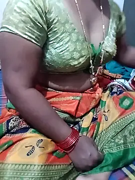 Snapshot of TeluguCuplehyd chatting on 19, 11, 2025 TeluguCuplehyd online show from 19, 11, 2025