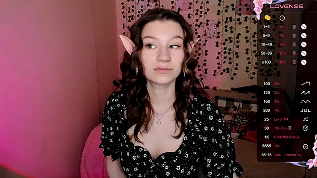 LinaBlossom  online show from 30, 10, 2025