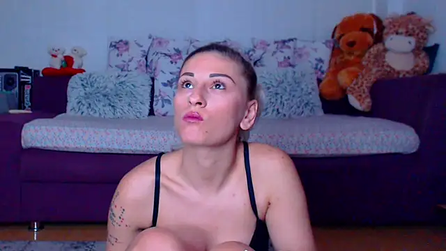 Snapshot of CassieSpell chatting on 3, 2, 2026 CassieSpell online show from 3, 2, 2026