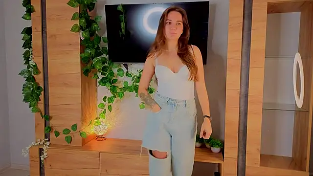 TiffanyBrooklin online show from 23, 9, 2025