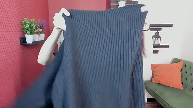 Snapshot of ChloeValentinee chatting on 2, 10, 2025 ChloeValentinee online show from 2, 10, 2025