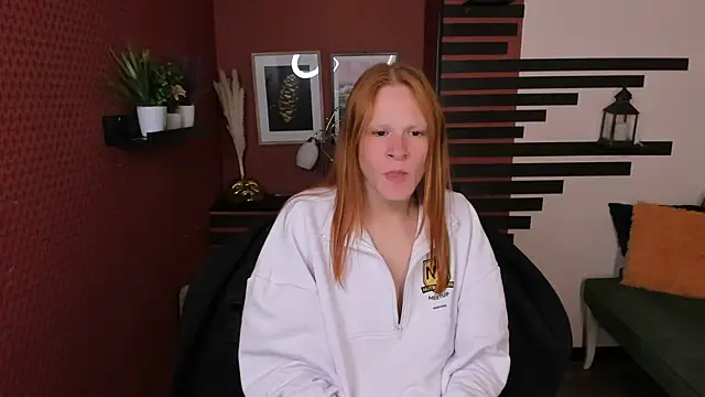 Snapshot of ChloeValentinee chatting on 10, 10, 2025 ChloeValentinee online show from 10, 10, 2025