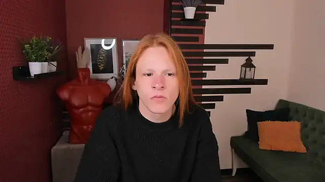 Snapshot of ChloeValentinee chatting on 13, 10, 2025 ChloeValentinee online show from 13, 10, 2025