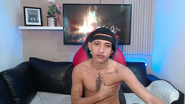 Snapshot of DEIV2_ chatting on 25, 11, 2025 DEIV2 online show from 25, 11, 2025