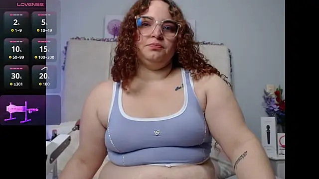 AmandaaWats online show from 9, 10, 2025