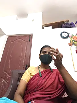 Snapshot of Tamil_Yalini12 chatting on 18, 4, 2026 Tamil Yalini12 online show from 18, 4, 2026