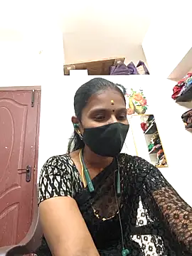 Snapshot of Tamil_Yalini12 chatting on 19, 4, 2026 Tamil Yalini12 online show from 19, 4, 2026