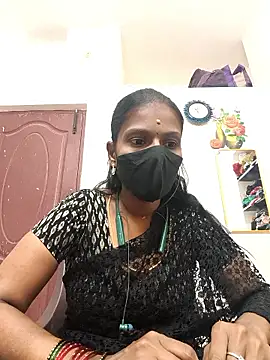 Snapshot of Tamil_Yalini12 chatting on 24, 4, 2026 Tamil Yalini12 online show from 24, 4, 2026