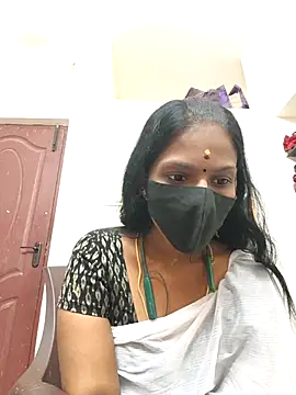 Snapshot of Tamil_Yalini12 chatting on 26, 4, 2026 Tamil Yalini12 online show from 26, 4, 2026