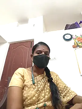 Snapshot of Tamil_Yalini12 chatting on 28, 4, 2026 Tamil Yalini12 online show from 28, 4, 2026