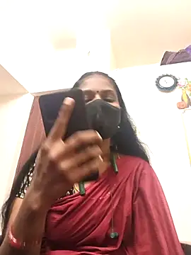 Snapshot of Tamil_Yalini12 chatting on 29, 4, 2026 Tamil Yalini12 online show from 29, 4, 2026