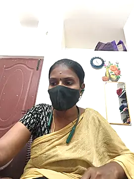 Snapshot of Tamil_Yalini12 chatting on 29, 4, 2026 Tamil Yalini12 online show from 29, 4, 2026