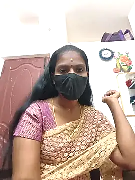 Snapshot of Tamil_Yalini12 chatting on 4, 5, 2026 Tamil Yalini12 online show from 4, 5, 2026