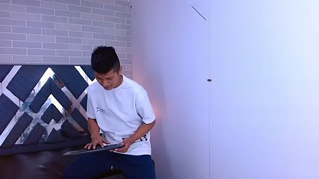 marcus hans  online show from 11, 11, 2025