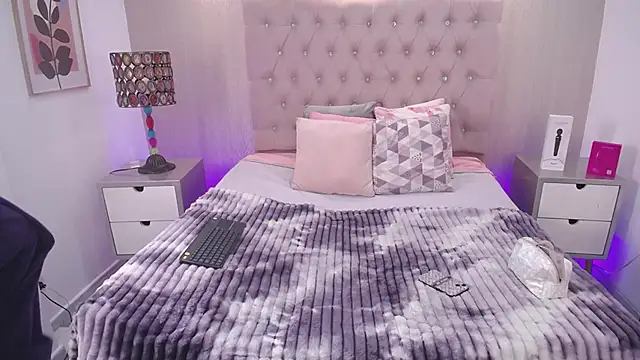 EmilyCley online show from 5, 12, 2025